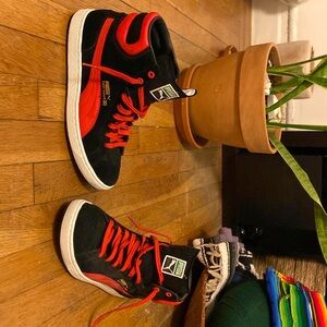 Puma First Round EX red and black suede sneakers - like new